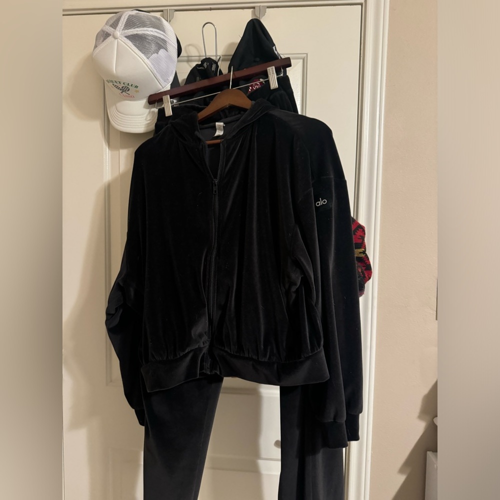 Alo sweatsuit